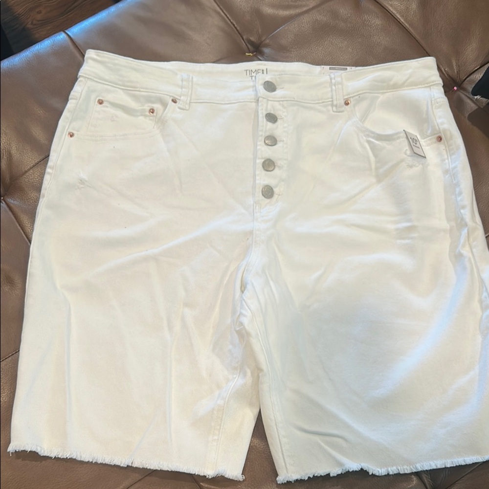 NWT Time and Tru White High Waist Women's Shorts